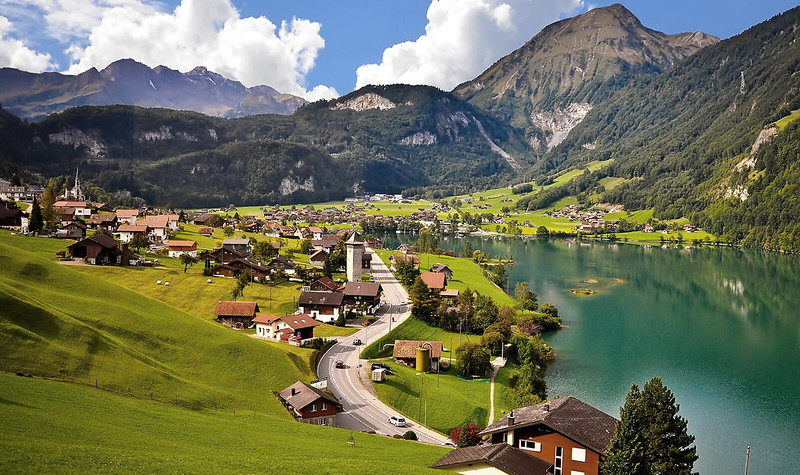  Швейцария возобновляет приём документов на визы в полном объёме