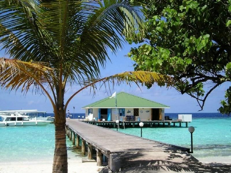 Eriyadu island 4. Эрияду Айленд Резорт Мальдивы. Eriyadu Island Resort 4*. Rahha Resort 4 Мальдивы. Мальдивы 4 человека.