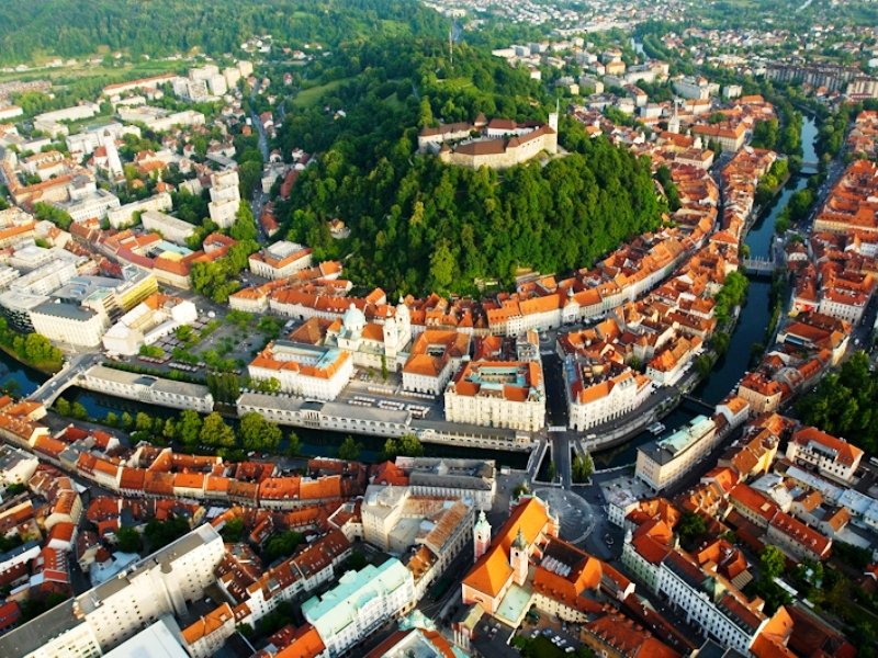 Сколько городов в словении берлин население численность 2017